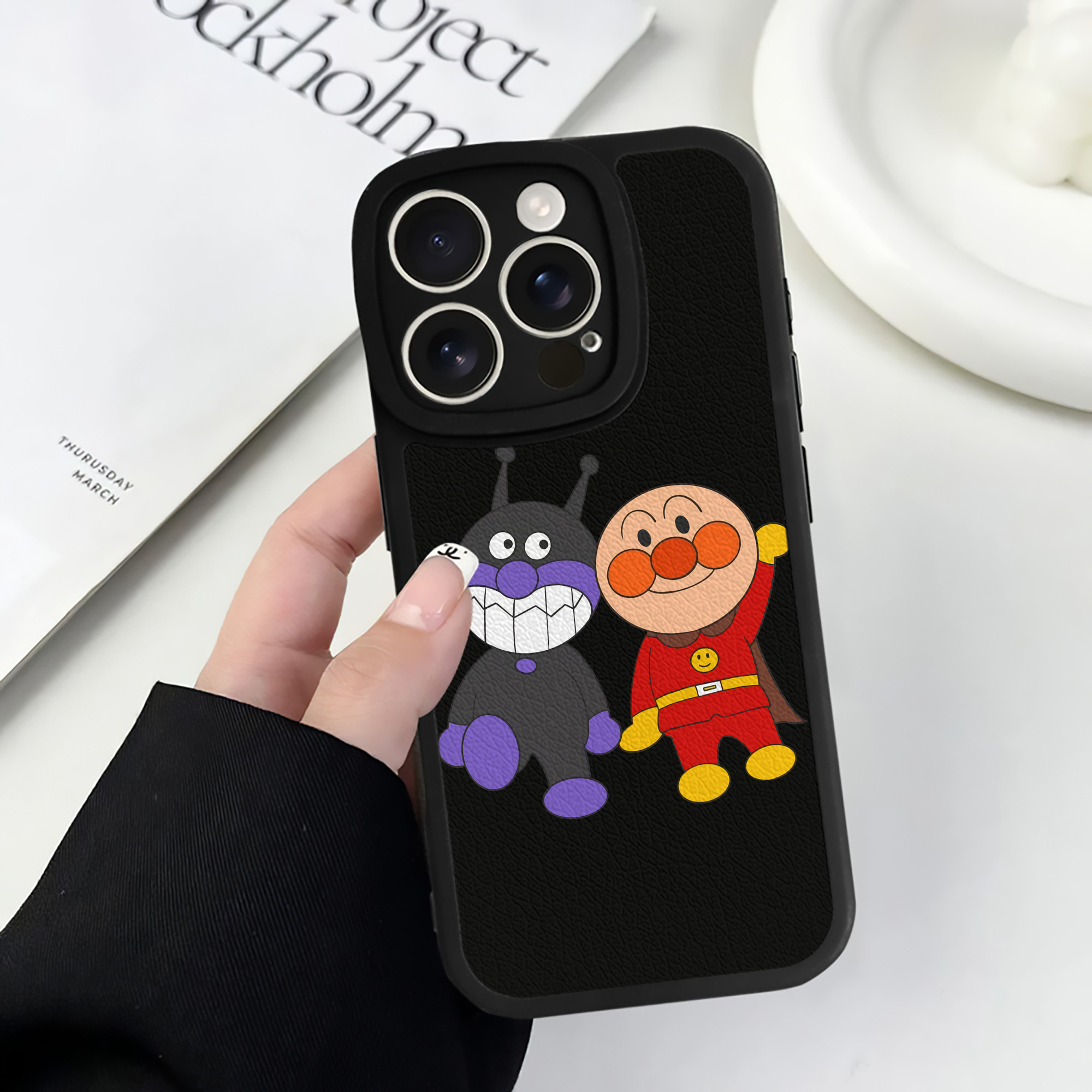 （画像用） アンパンマン Anpanman 【iPhone 16シリーズ対応】シリコンスマホケース（レザー調） 材質：シリコン